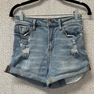 Risen Rolled Shorts 3” | size small